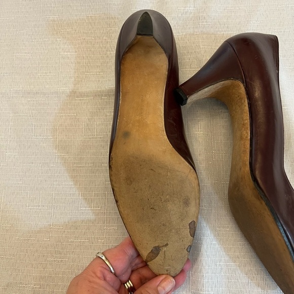 SALVATORE FERRAGAMO Vintage Women’s Burgundy Pumps, Made in Italy, Size 9 - Picture 7 of 9